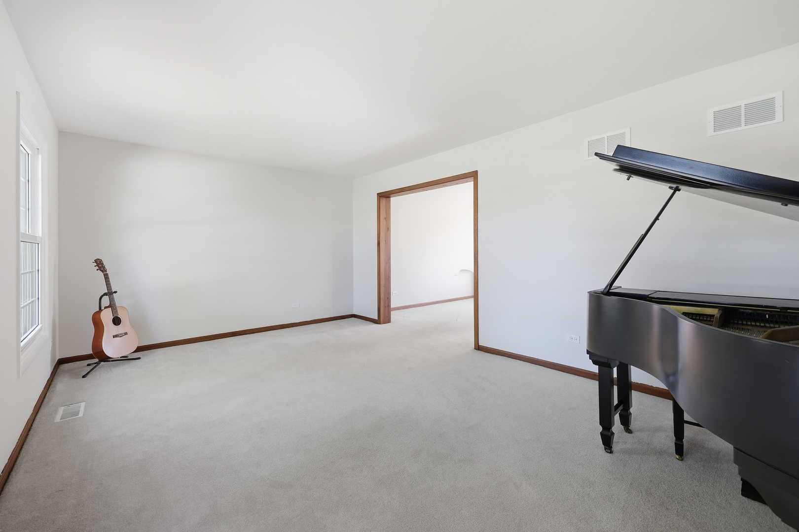 254 Woodville Lane, Schaumburg, IL 60193