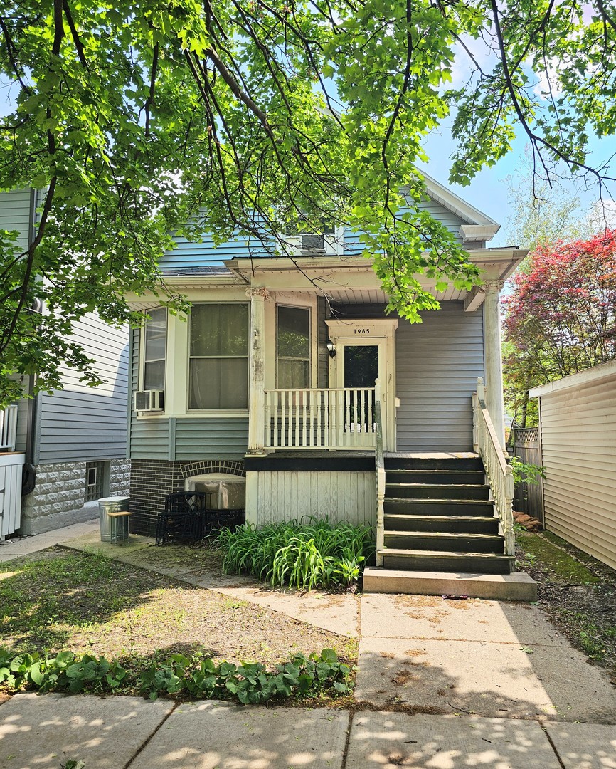 1965 W Berwyn Avenue, Chicago, IL 60640