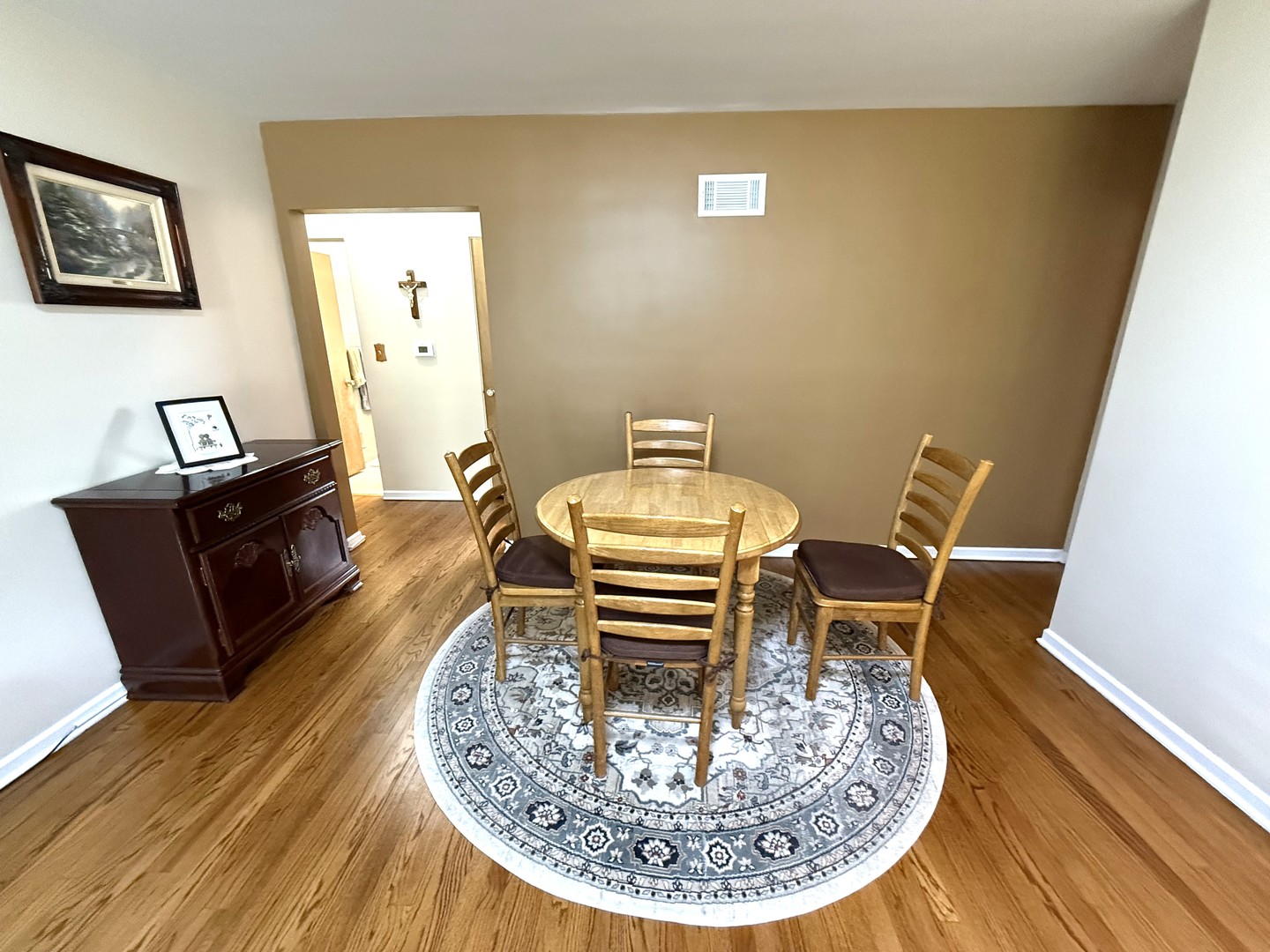 5224 Wolf Road, Western Springs, IL 60558