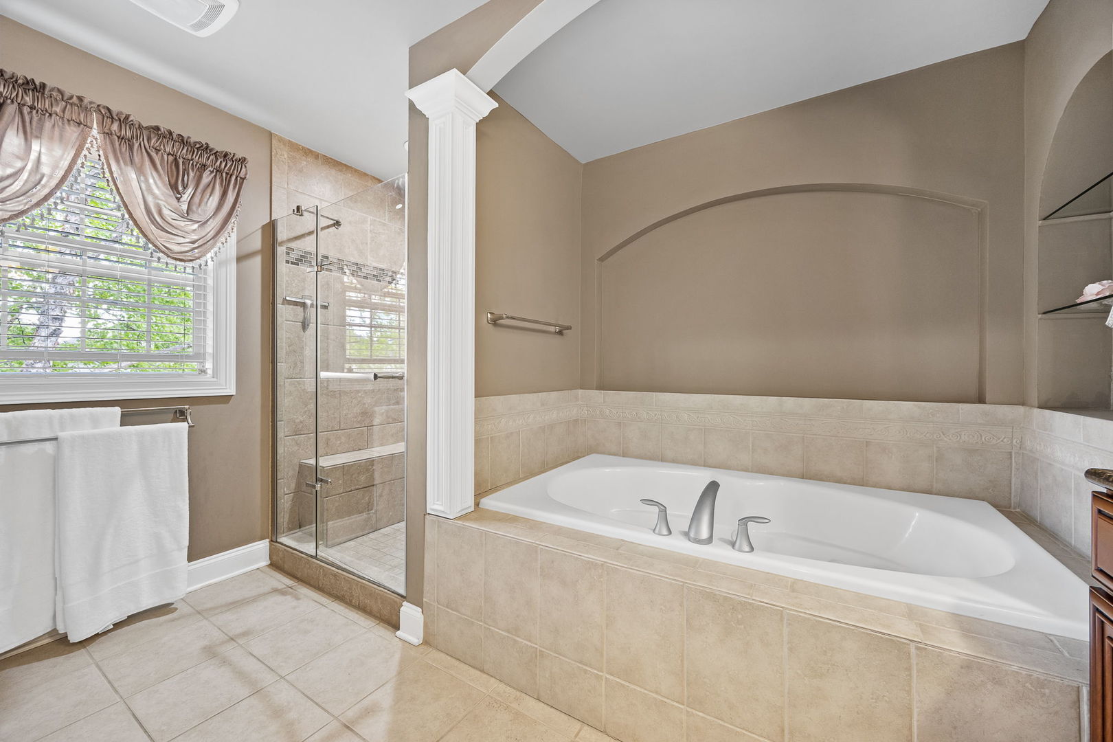 25831 Meadowland Circle, Plainfield, IL 60585