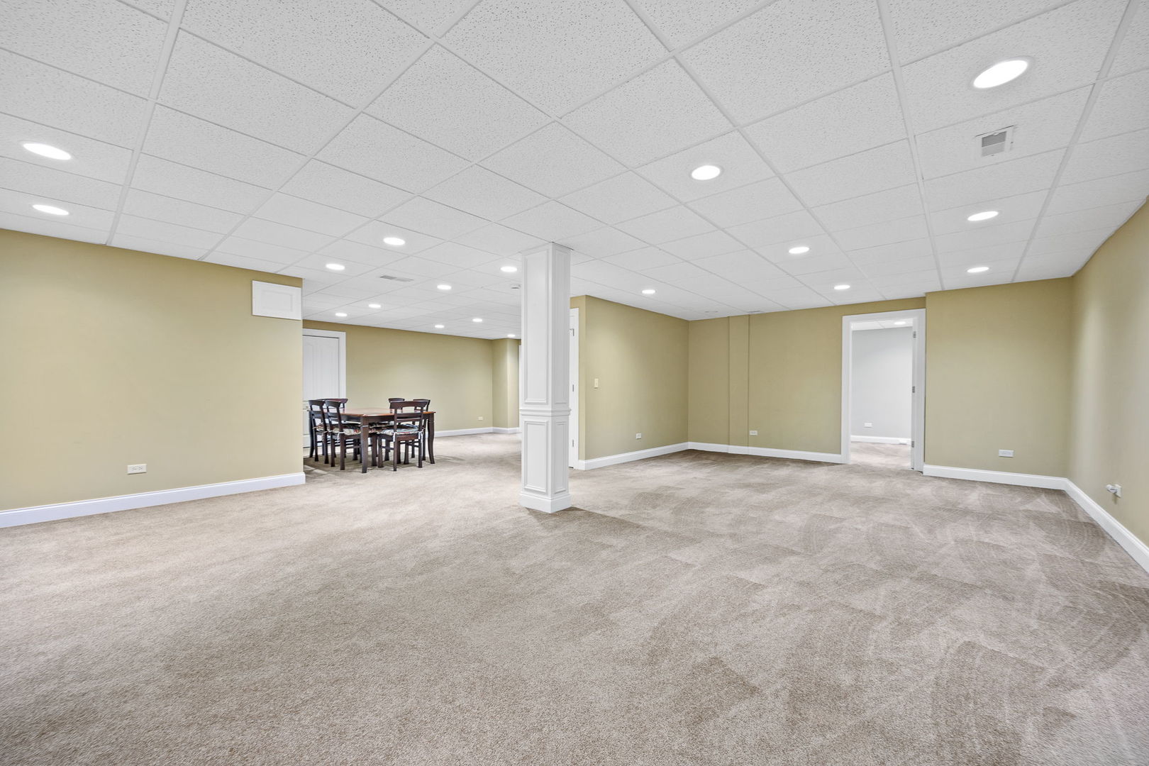 25831 Meadowland Circle, Plainfield, IL 60585