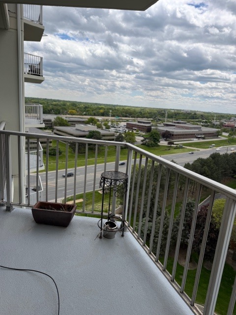 40 N Tower Road #11K, Oak Brook, IL 60523