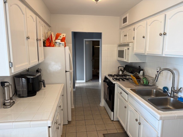 40 N Tower Road #11K, Oak Brook, IL 60523