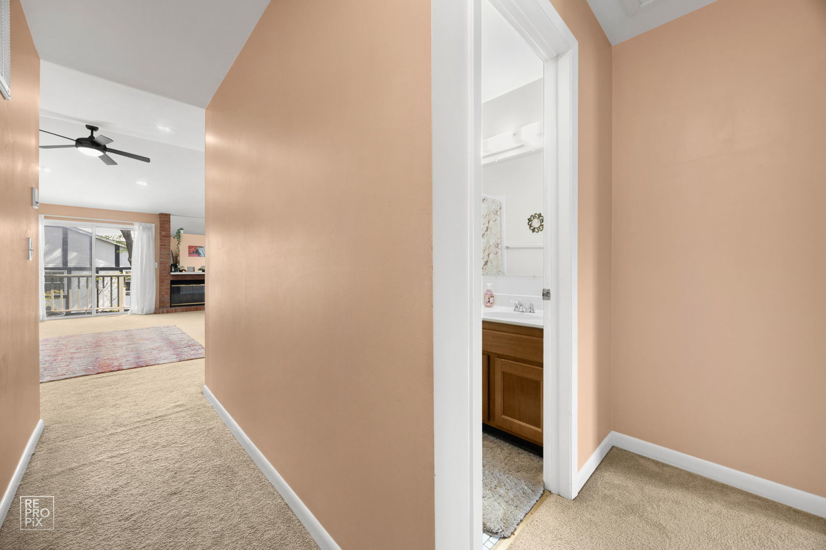 156 W Golf Road #E, Libertyville, IL 60048