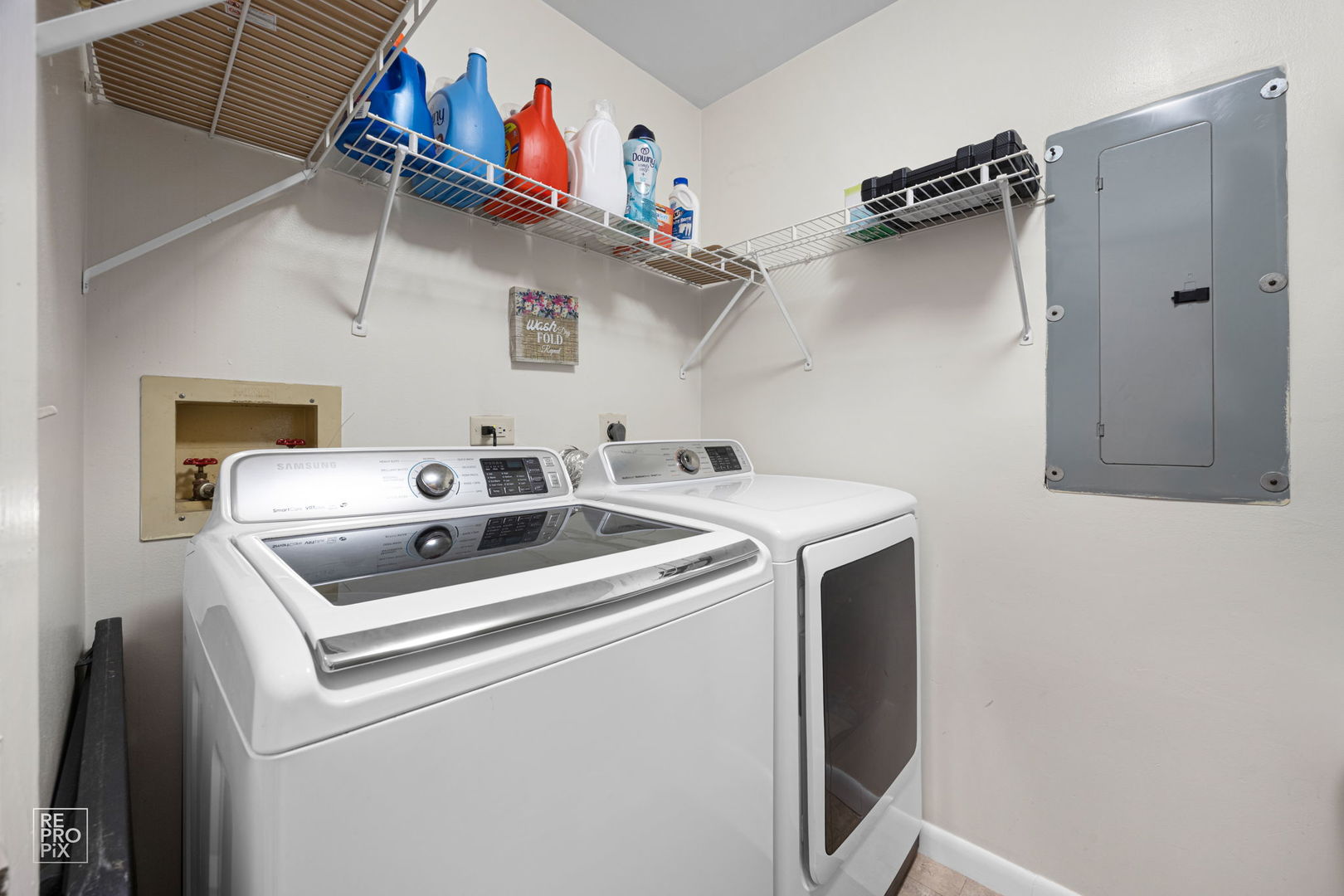 156 W Golf Road #E, Libertyville, IL 60048