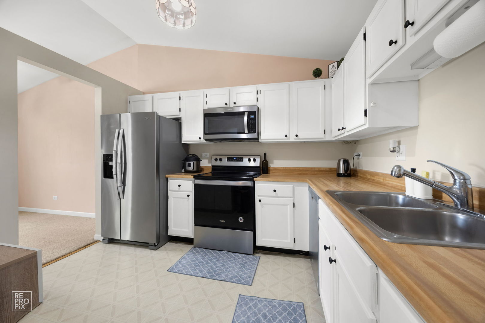 156 W Golf Road #E, Libertyville, IL 60048