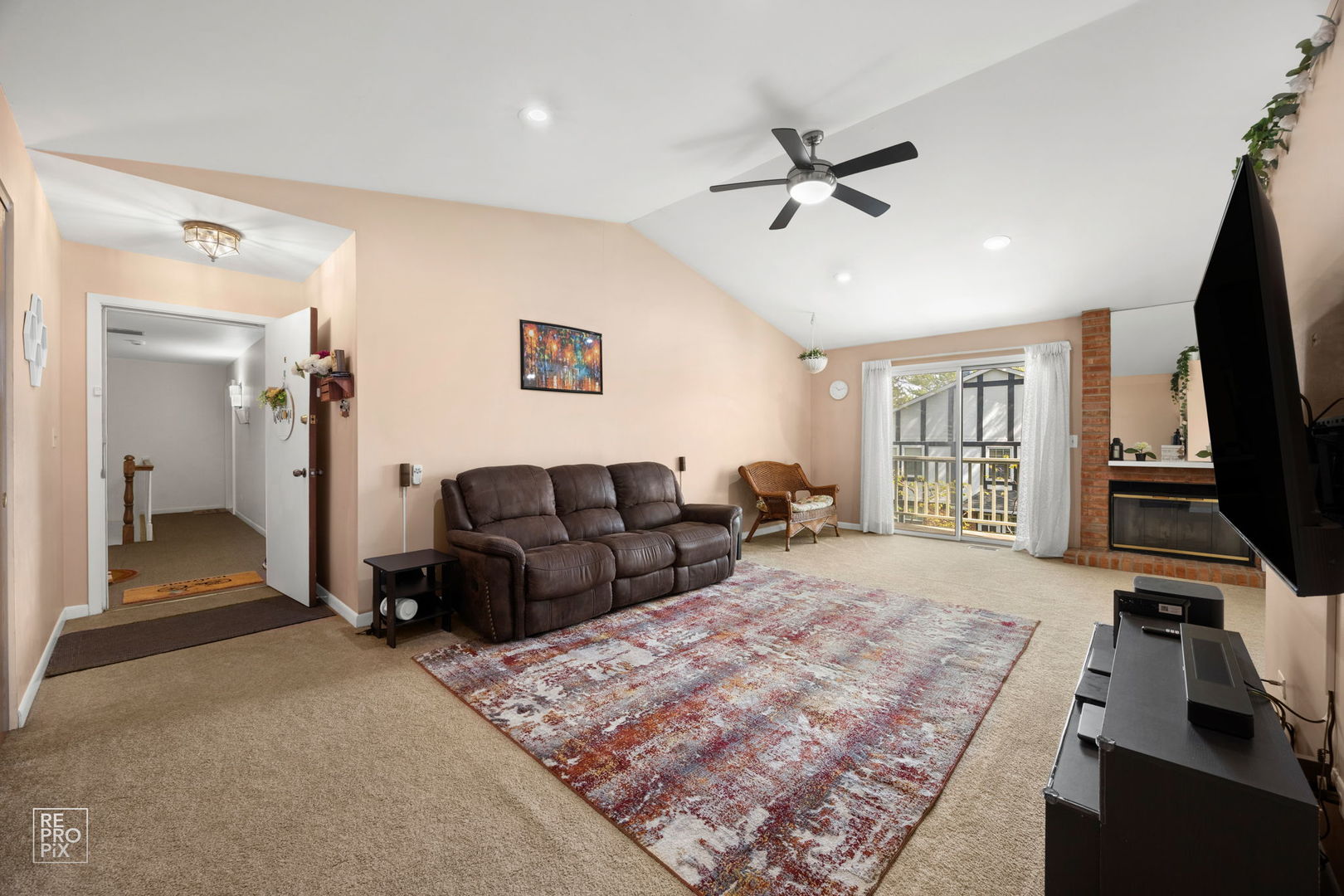 156 W Golf Road #E, Libertyville, IL 60048