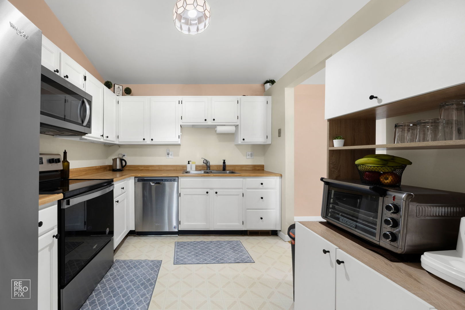 156 W Golf Road #E, Libertyville, IL 60048