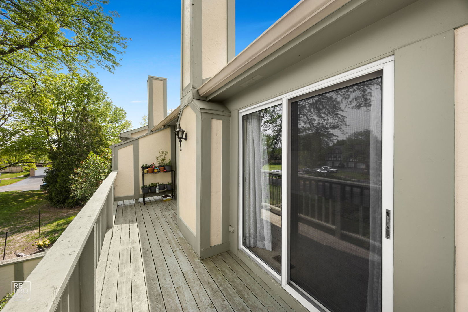 156 W Golf Road #E, Libertyville, IL 60048