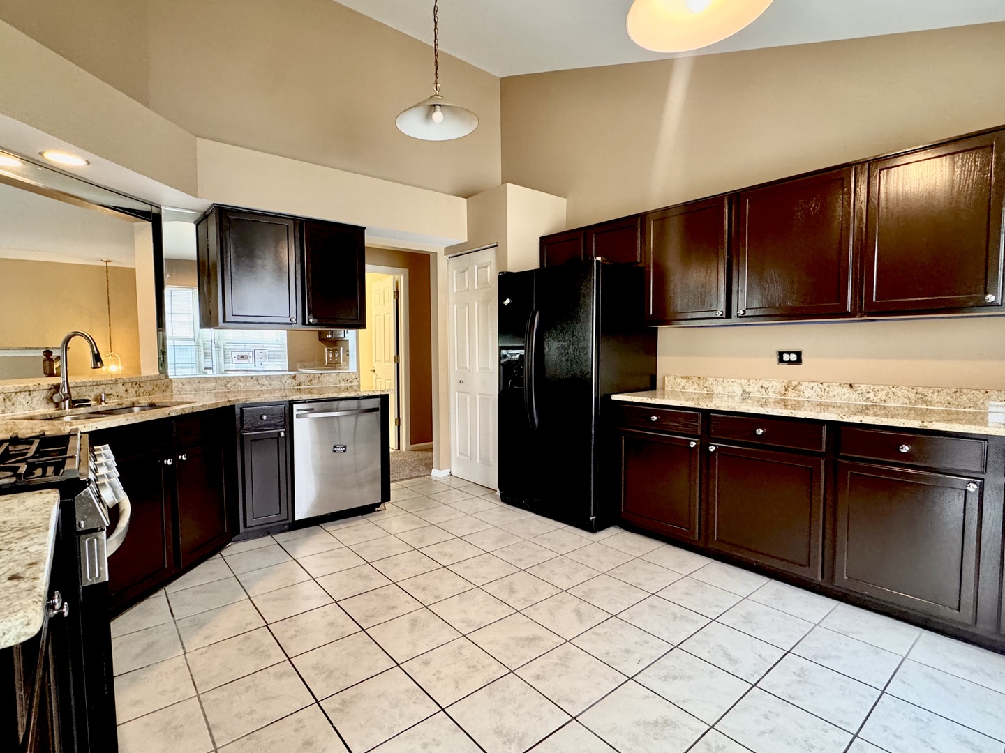 2905 STONEWATER Drive #2905, Naperville, IL 60564