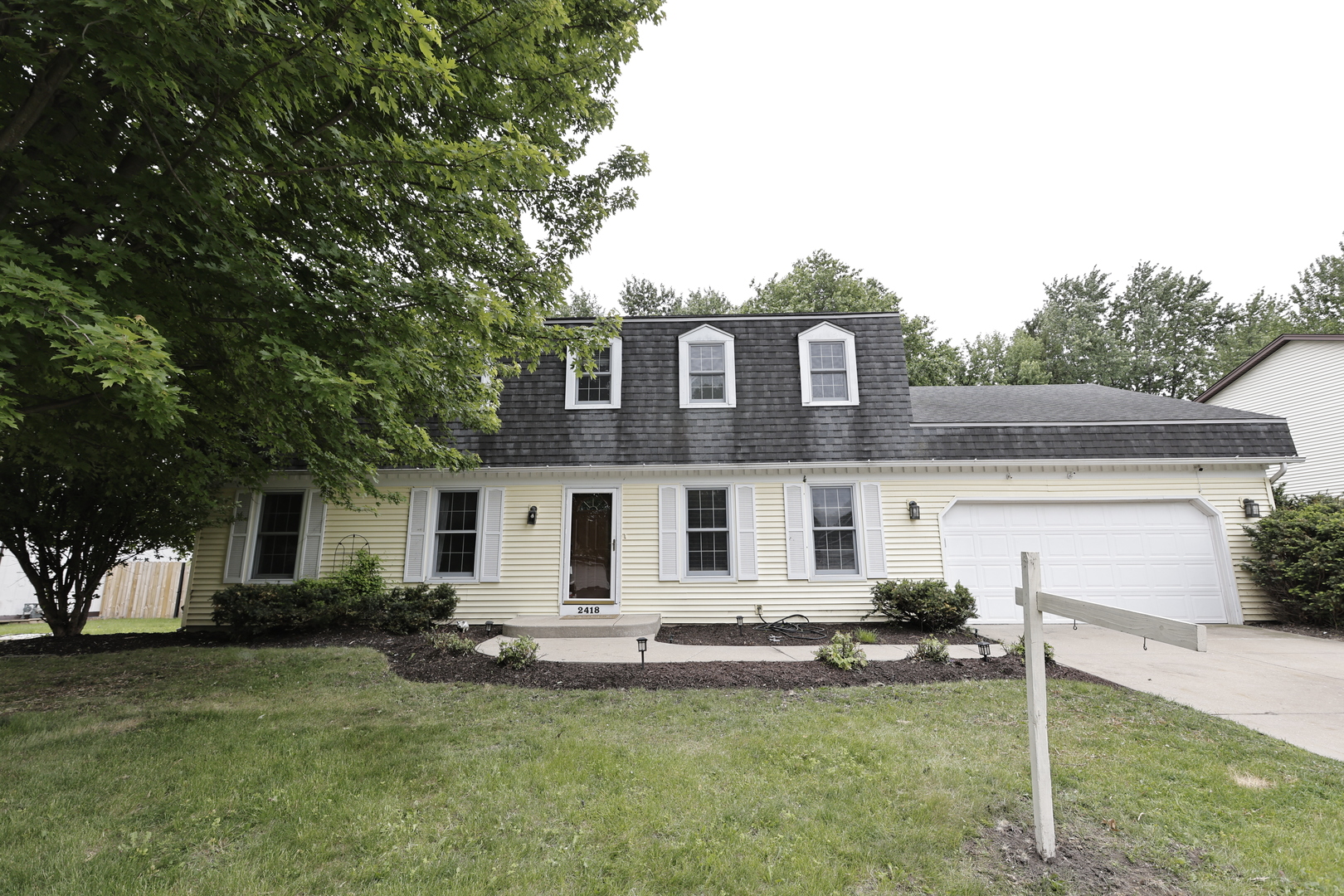 2418 Flambeau Drive, Naperville, IL 60564