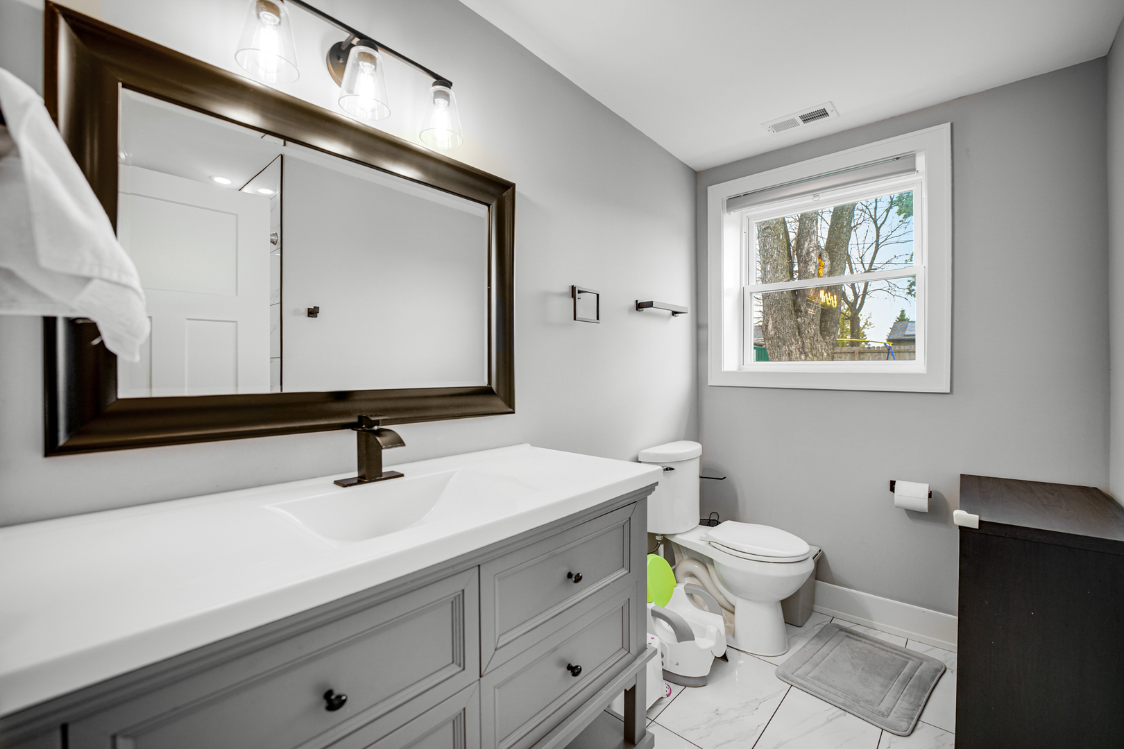 10324 S 81st Avenue, Palos Hills, IL 60465