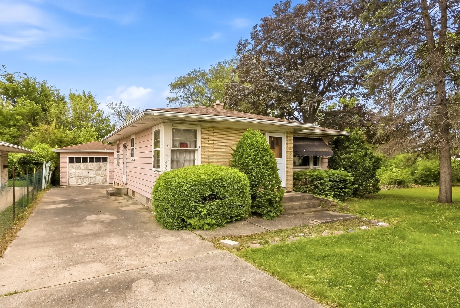 906 Georgia Street, Joliet, IL 60435