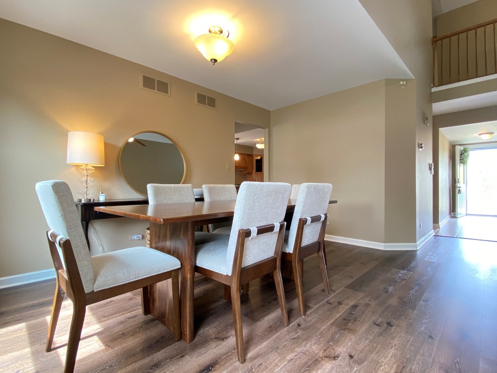 1073 Georgian Place #1073, Bartlett, IL 60103