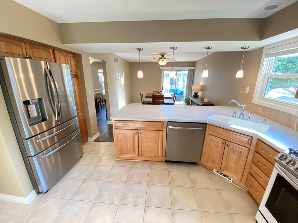 1073 Georgian Place #1073, Bartlett, IL 60103