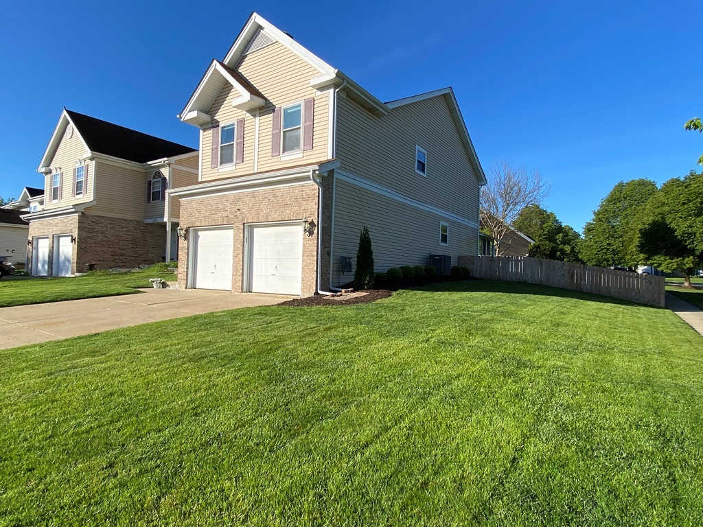1073 Georgian Place #1073, Bartlett, IL 60103