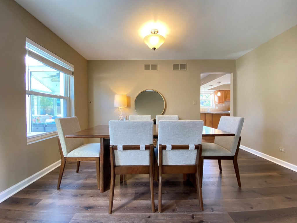 1073 Georgian Place #1073, Bartlett, IL 60103