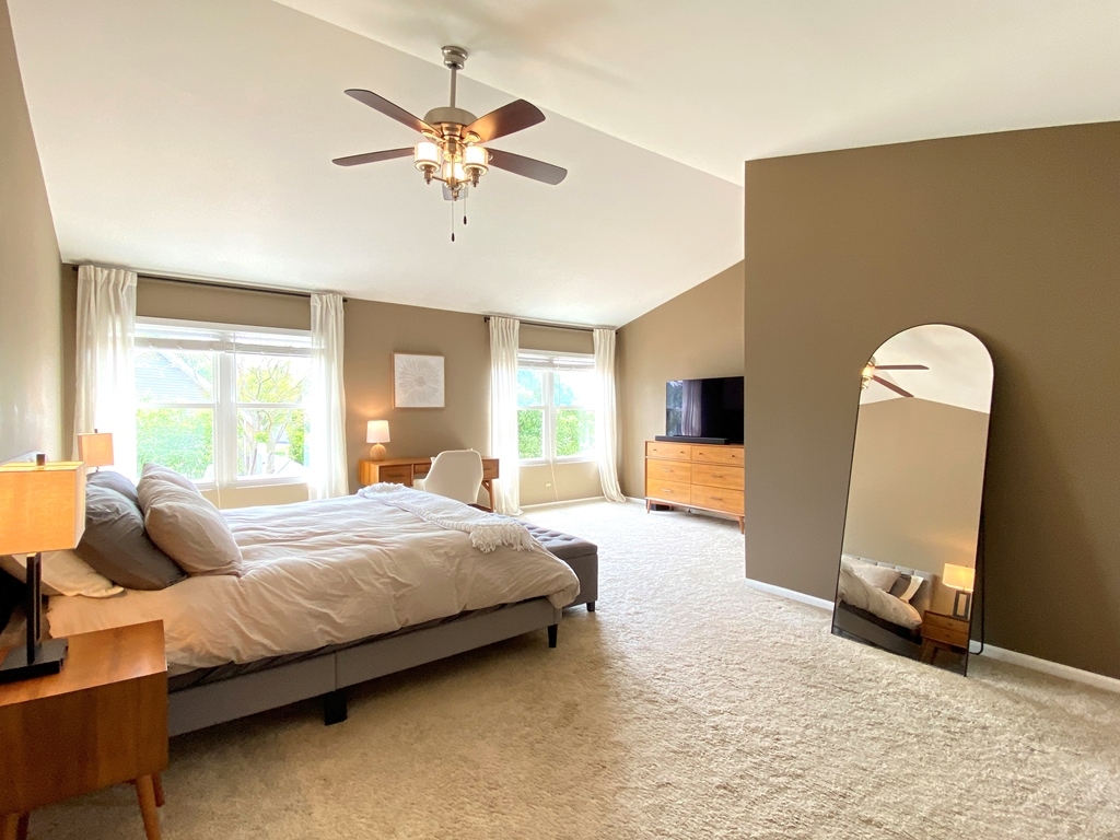 1073 Georgian Place #1073, Bartlett, IL 60103