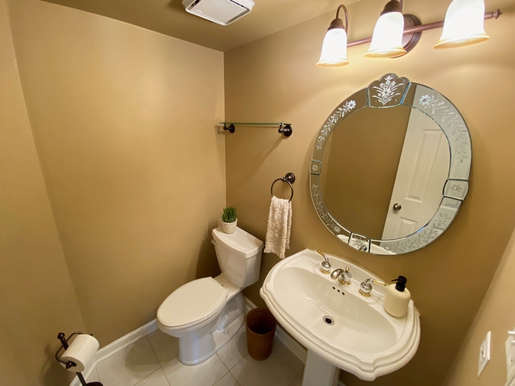 1073 Georgian Place #1073, Bartlett, IL 60103