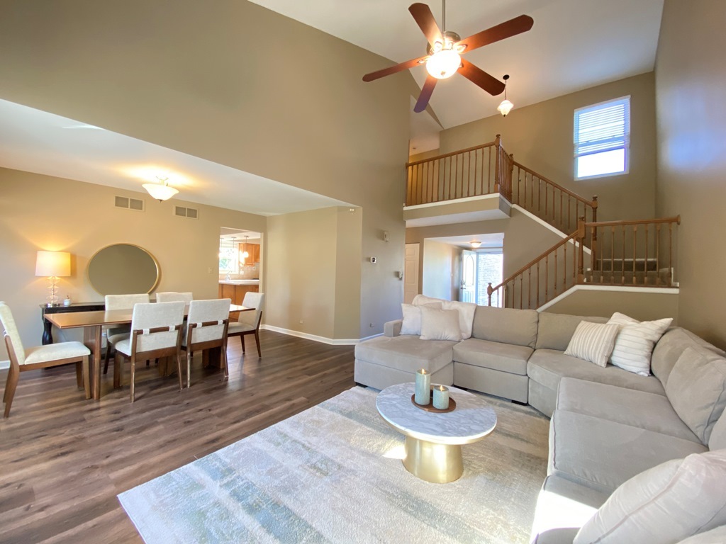 1073 Georgian Place #1073, Bartlett, IL 60103