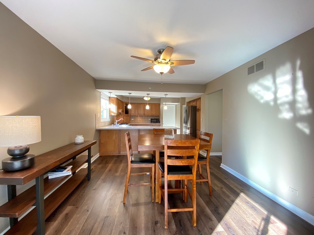 1073 Georgian Place #1073, Bartlett, IL 60103