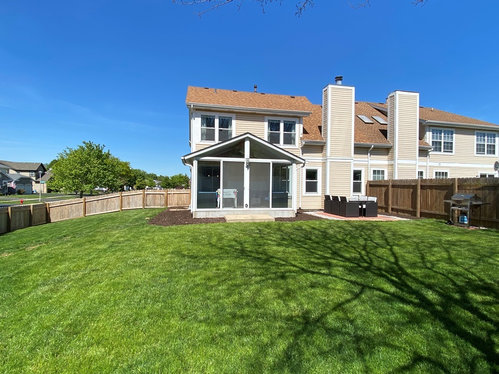 1073 Georgian Place #1073, Bartlett, IL 60103