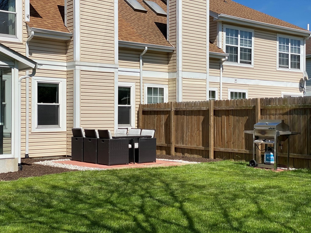 1073 Georgian Place #1073, Bartlett, IL 60103