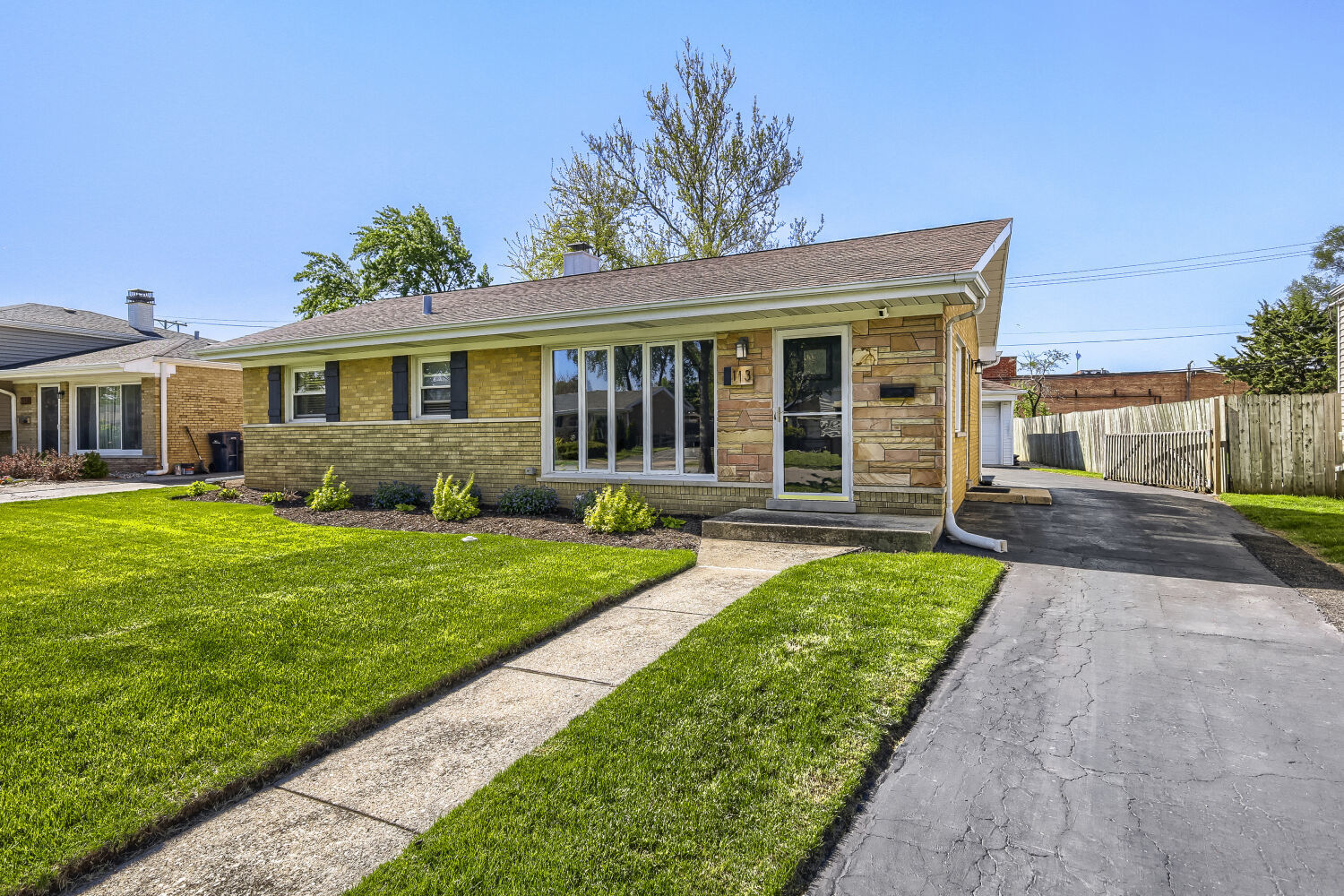 113 E Central Avenue, Lombard, IL 60148