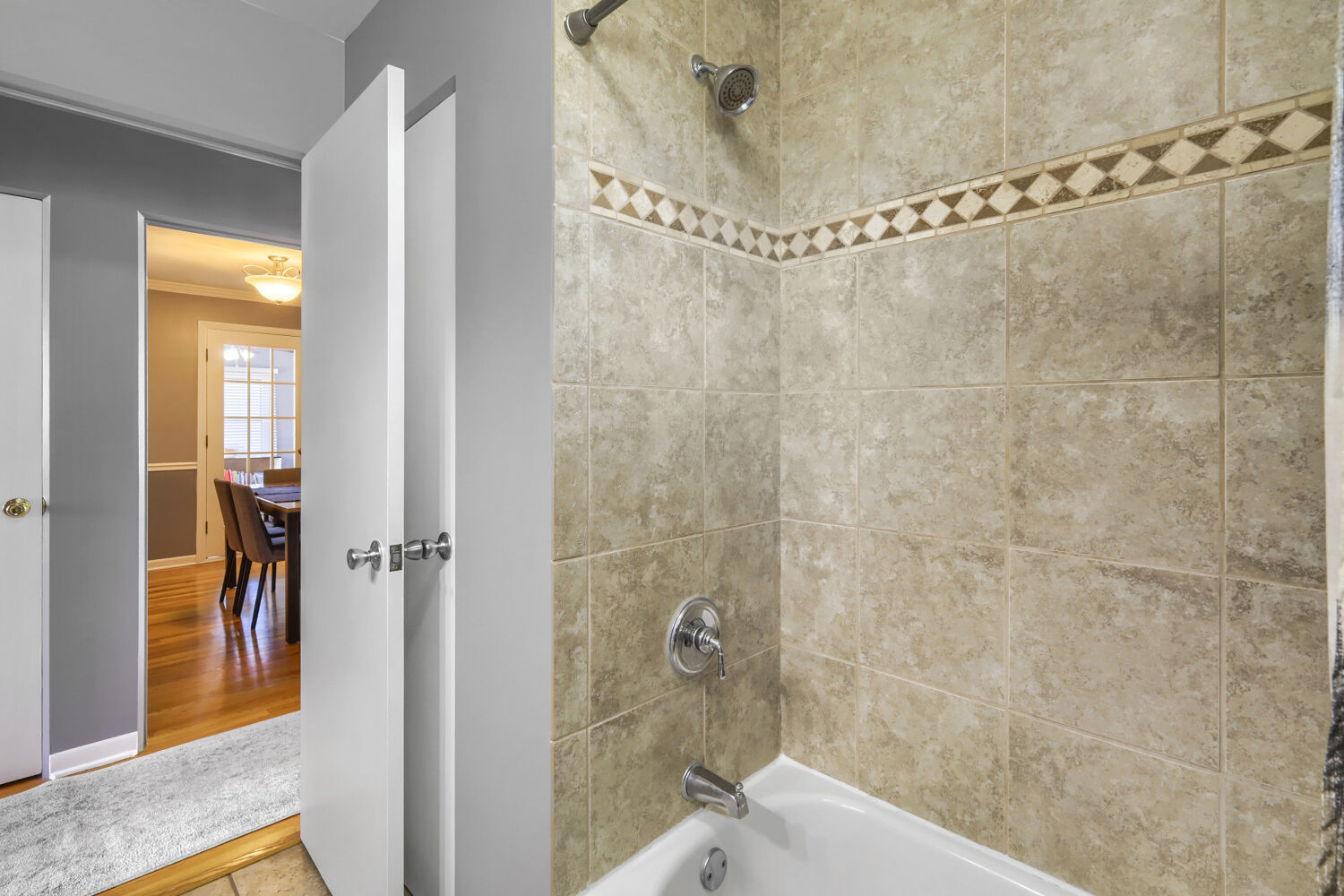 113 E Central Avenue, Lombard, IL 60148