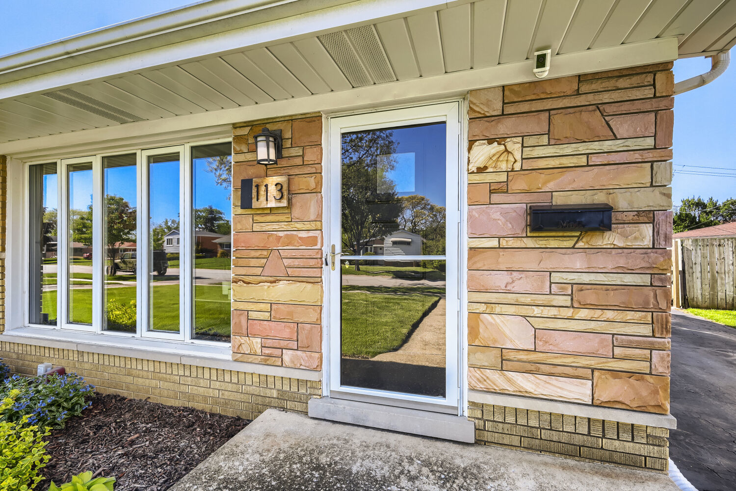 113 E Central Avenue, Lombard, IL 60148