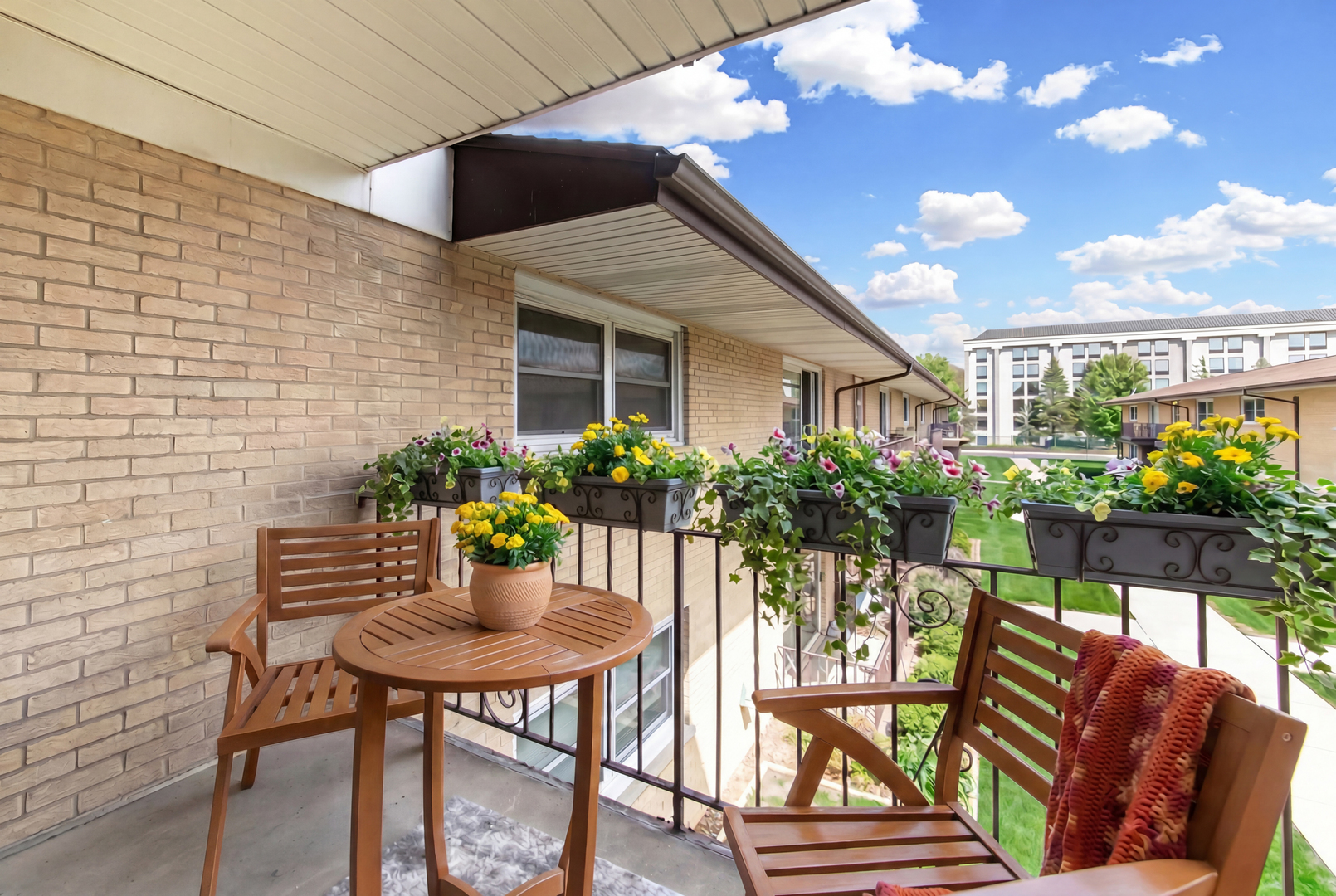 6126 S Kensington Avenue #C, Countryside, IL 60525