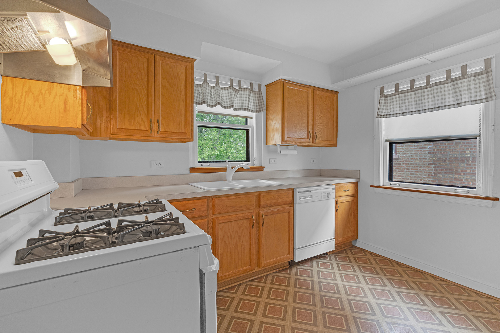 9932 S Maplewood Avenue, Chicago, IL 60655