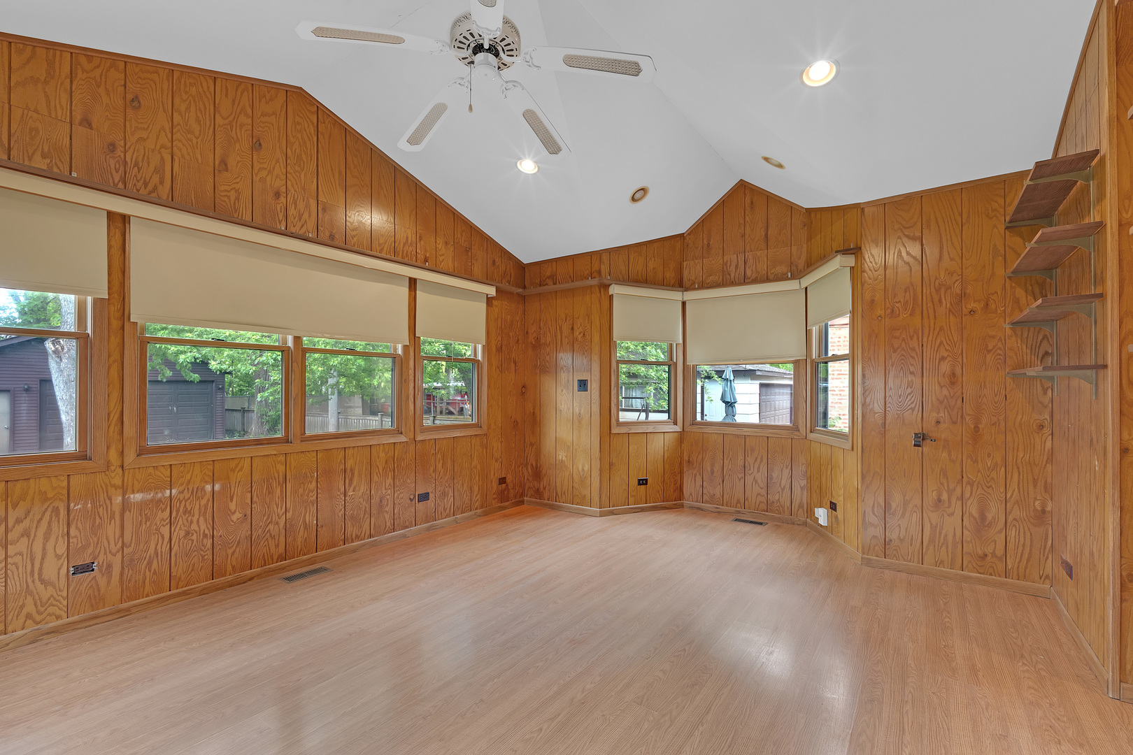 9932 S Maplewood Avenue, Chicago, IL 60655