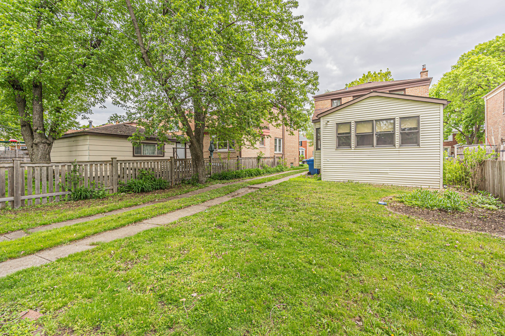 9932 S Maplewood Avenue, Chicago, IL 60655