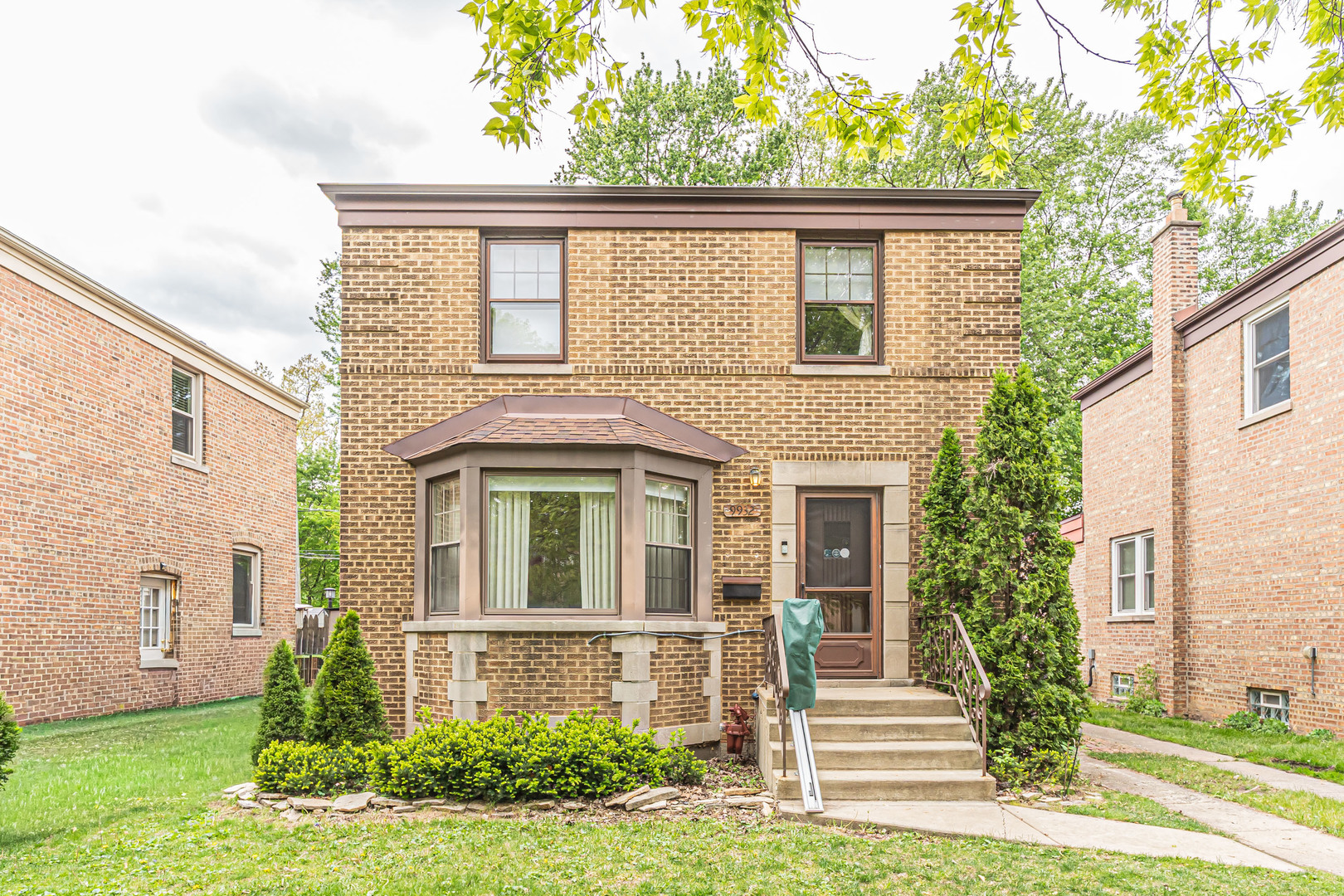 9932 S Maplewood Avenue, Chicago, IL 60655