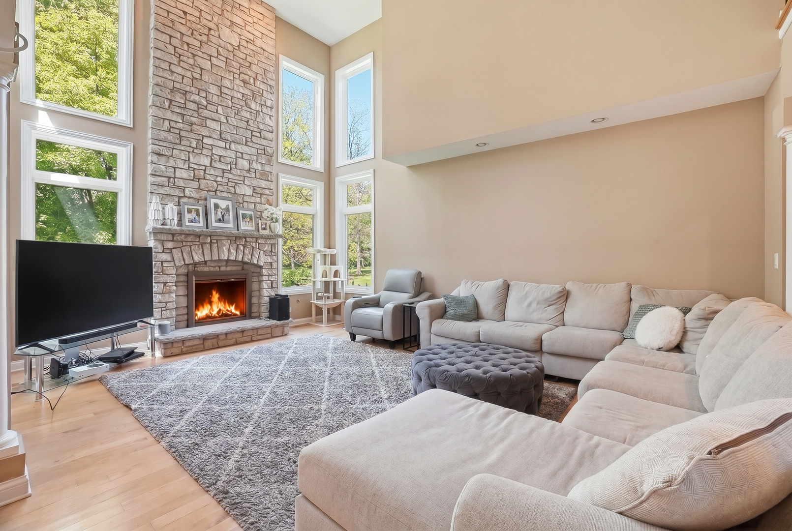 10S372 Tim Court, Willowbrook, IL 60527
