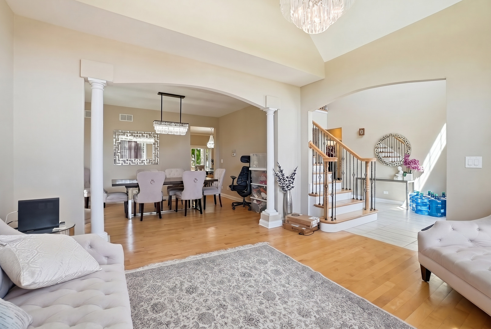 10S372 Tim Court, Willowbrook, IL 60527