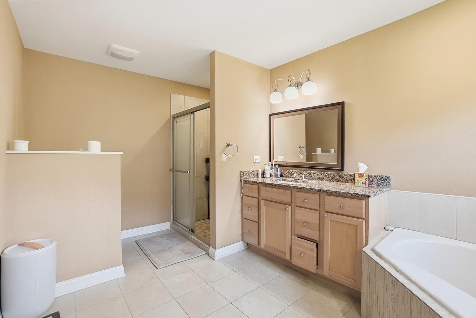 10S372 Tim Court, Willowbrook, IL 60527