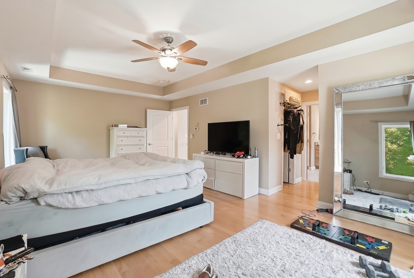 10S372 Tim Court, Willowbrook, IL 60527