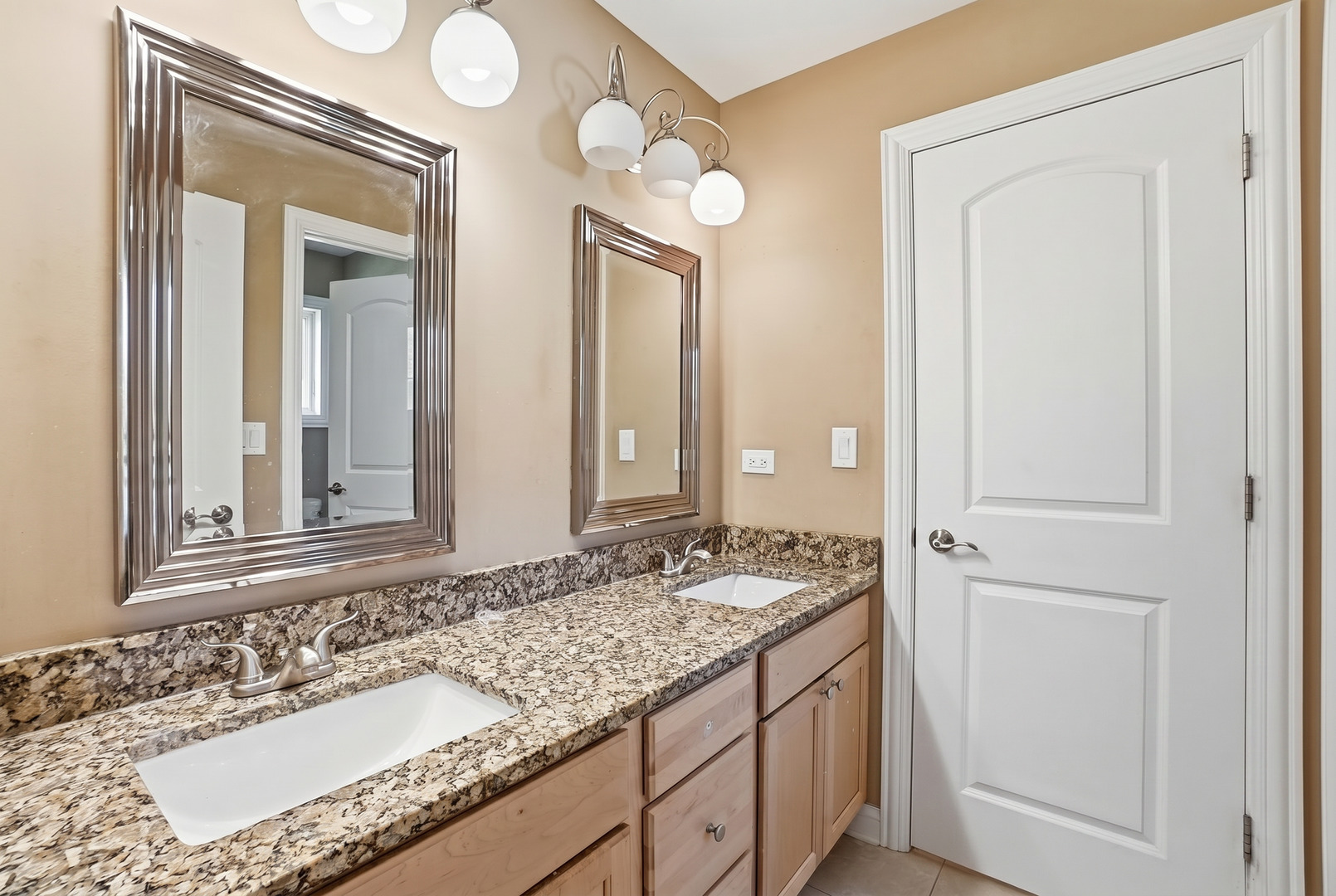 10S372 Tim Court, Willowbrook, IL 60527