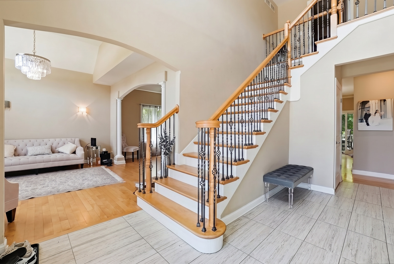 10S372 Tim Court, Willowbrook, IL 60527
