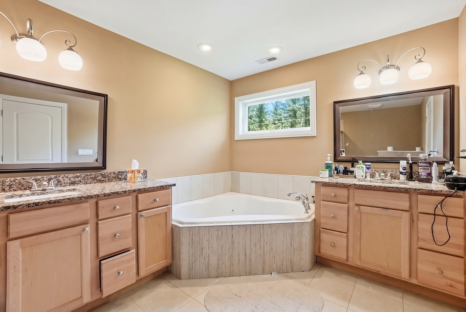 10S372 Tim Court, Willowbrook, IL 60527
