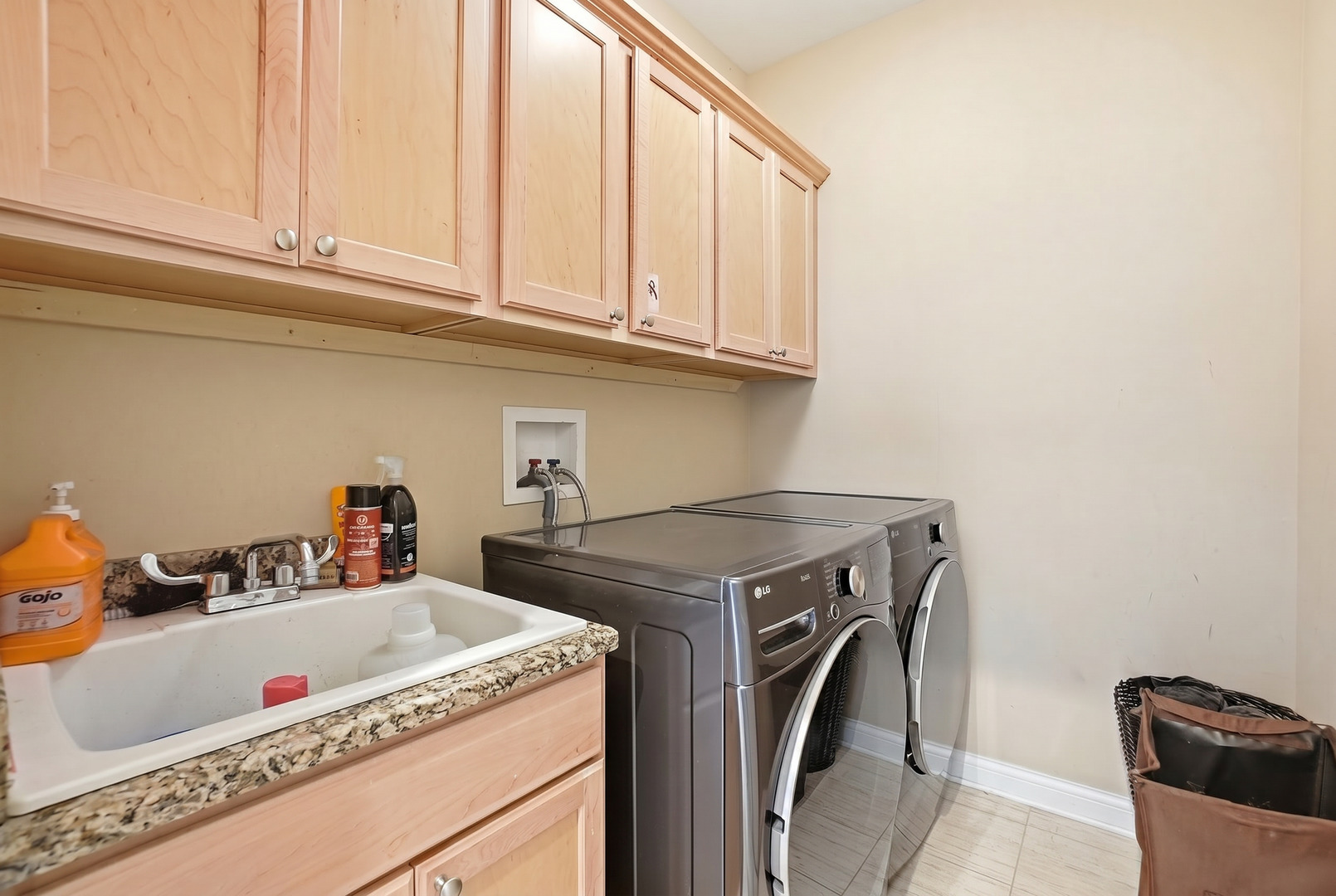 10S372 Tim Court, Willowbrook, IL 60527