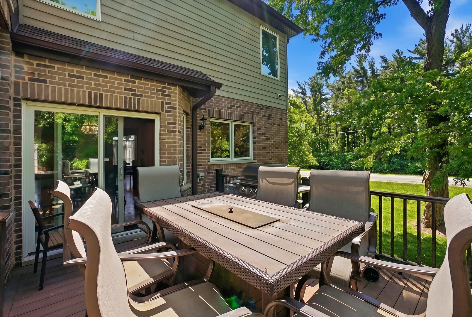 10S372 Tim Court, Willowbrook, IL 60527