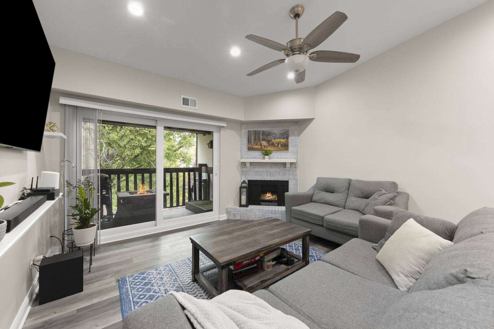 525 Cumnor Road #306, Westmont, IL 60559
