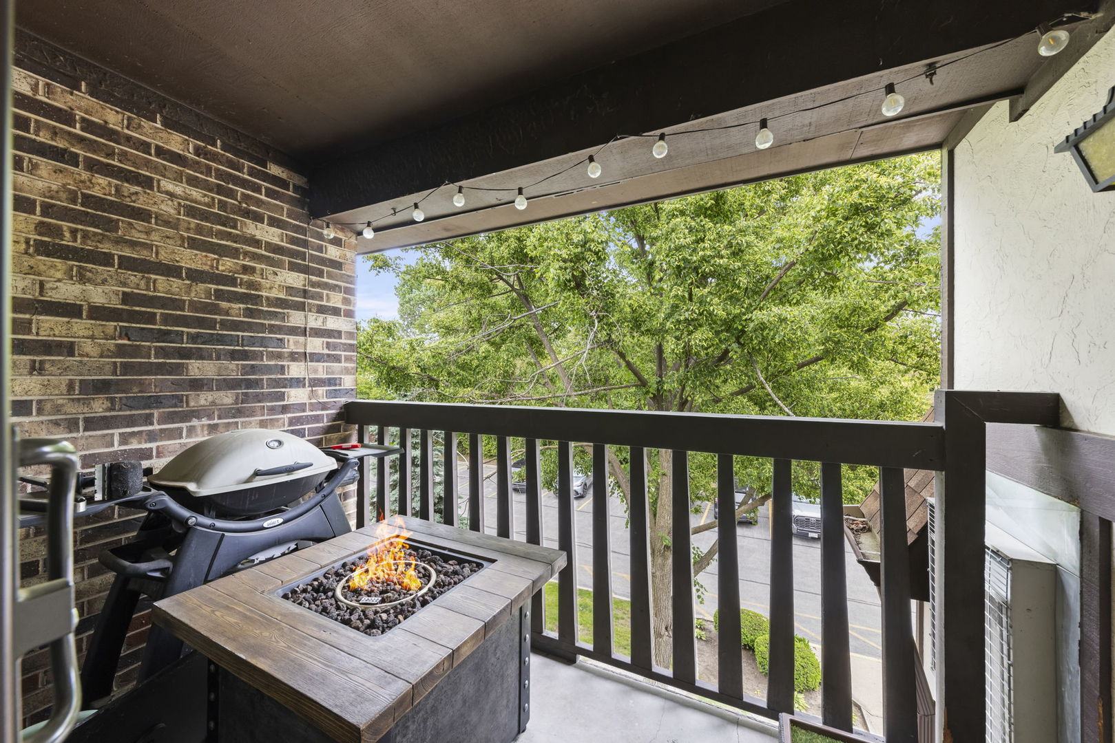 525 Cumnor Road #306, Westmont, IL 60559