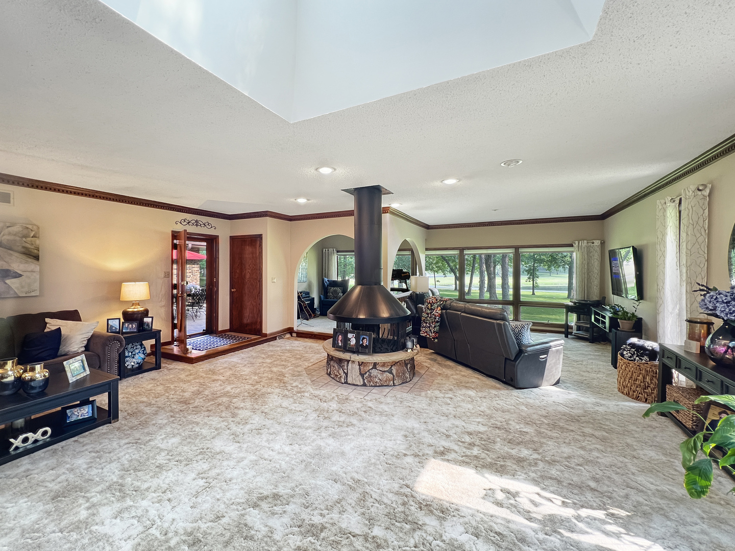 22929 Burnham Avenue, Chicago Heights, IL 60411