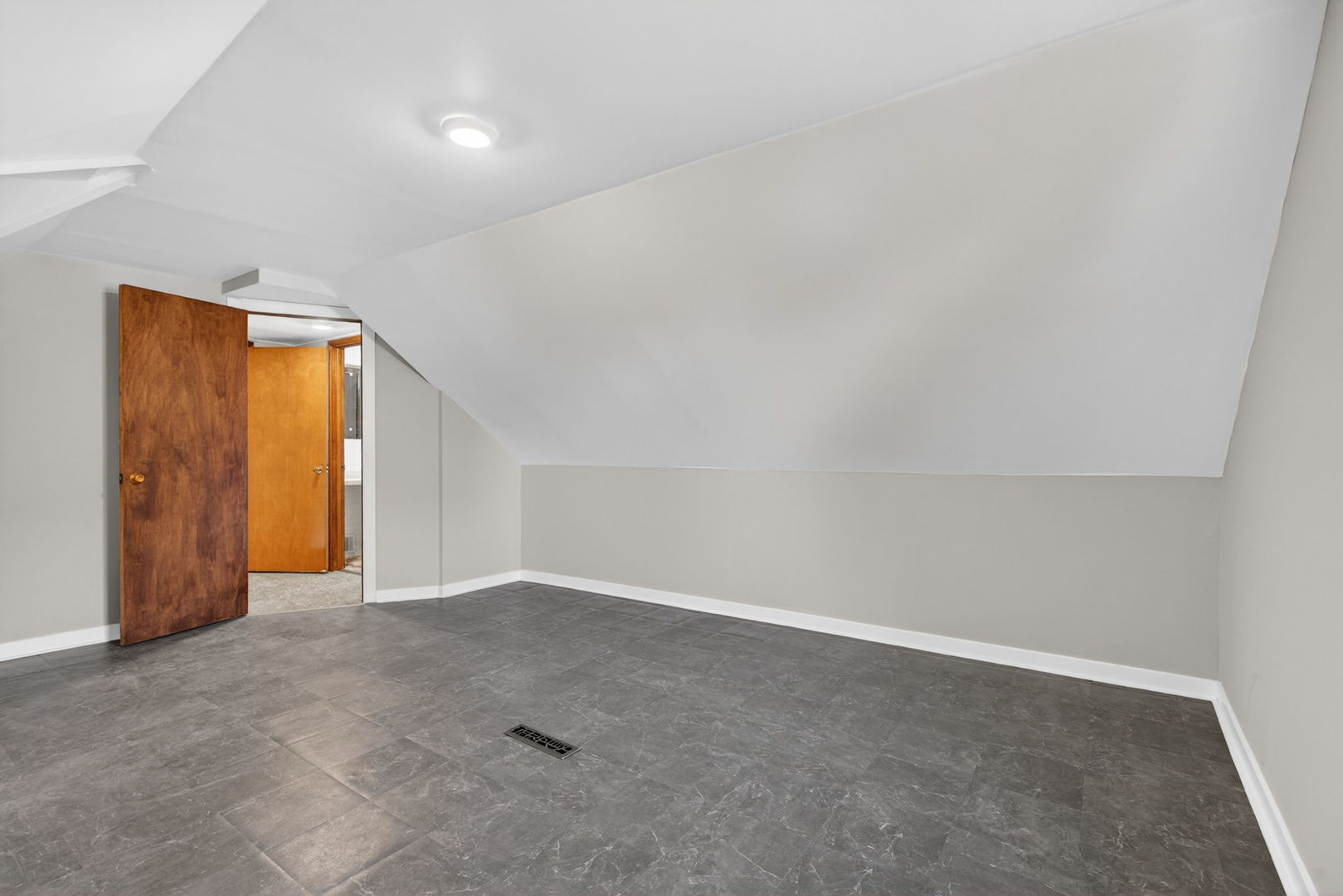 11006 Oxford Avenue, Chicago Ridge, IL 60415
