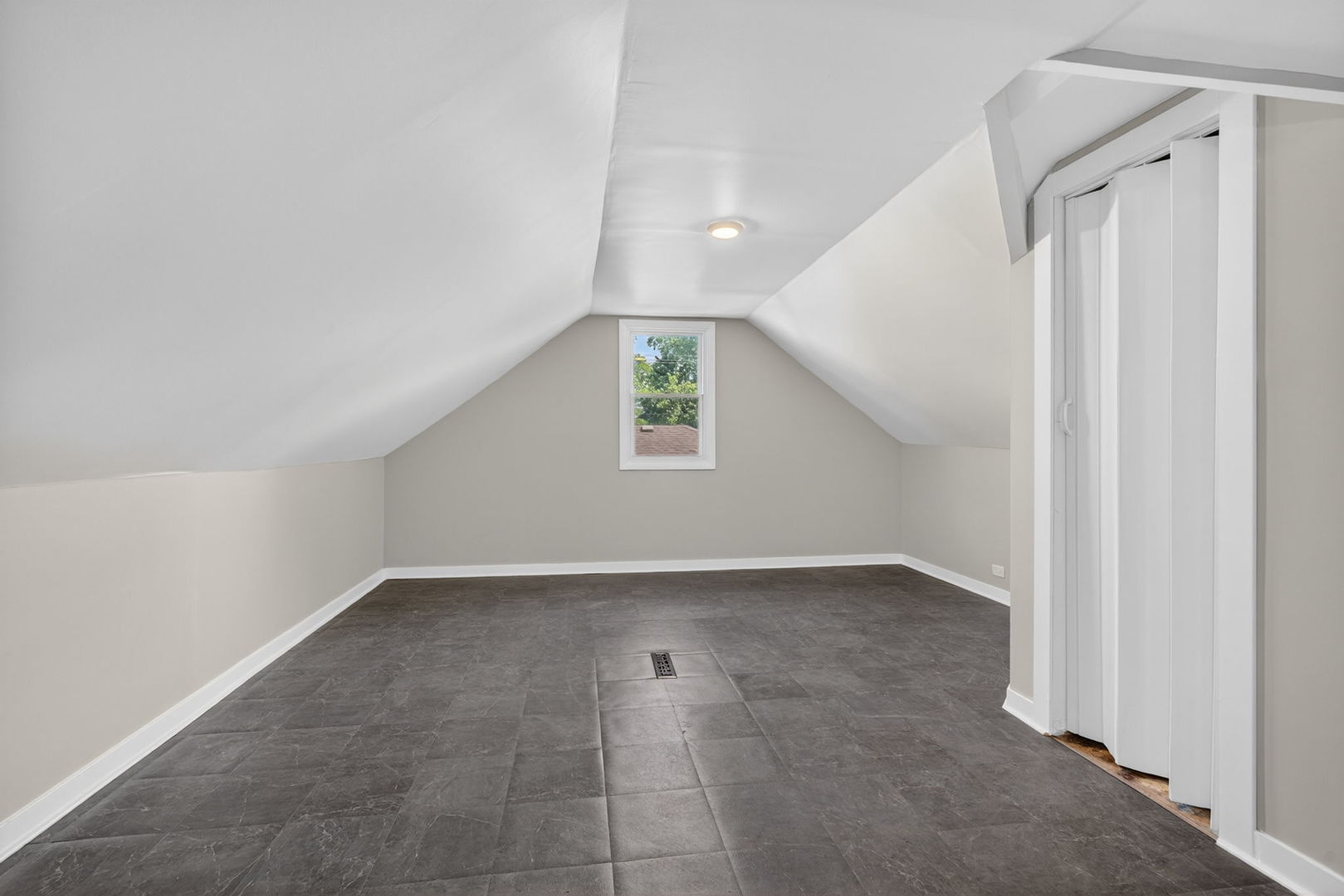 11006 Oxford Avenue, Chicago Ridge, IL 60415