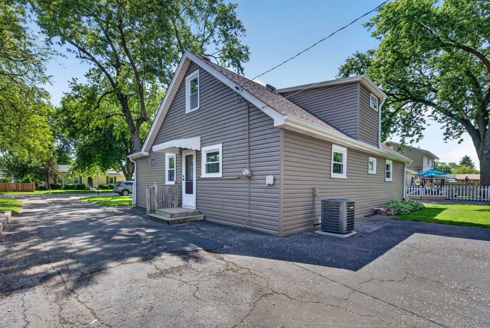 11006 Oxford Avenue, Chicago Ridge, IL 60415